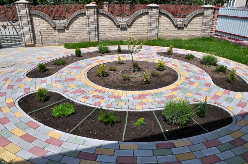 Multi-colored paver arrangement